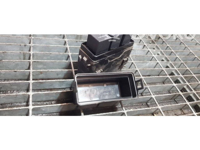 Блок предохранителей    Citroen C-Crosser    