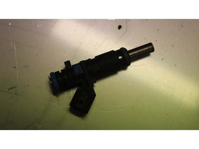 Vstřikovač 55562599 Chevrolet Cruze A16XER