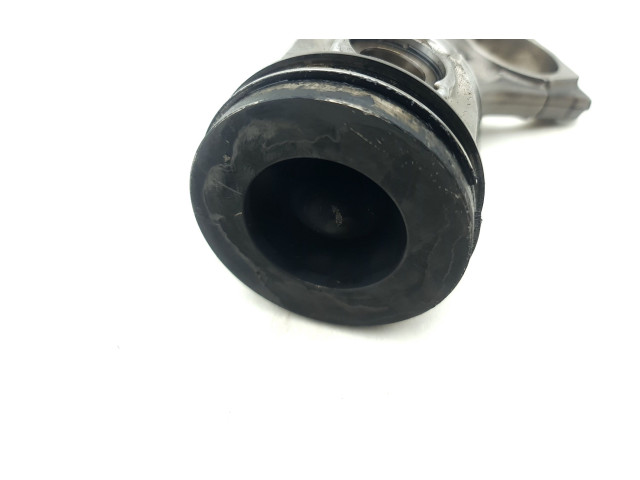 Поршень с шатуном 204DT Land Rover Discovery Sport