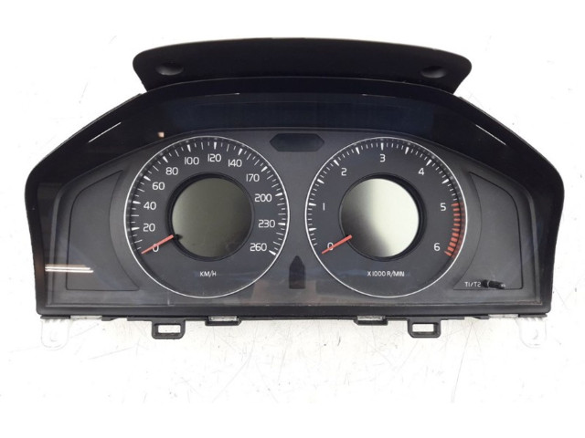 Панель приборов    Volvo V70       