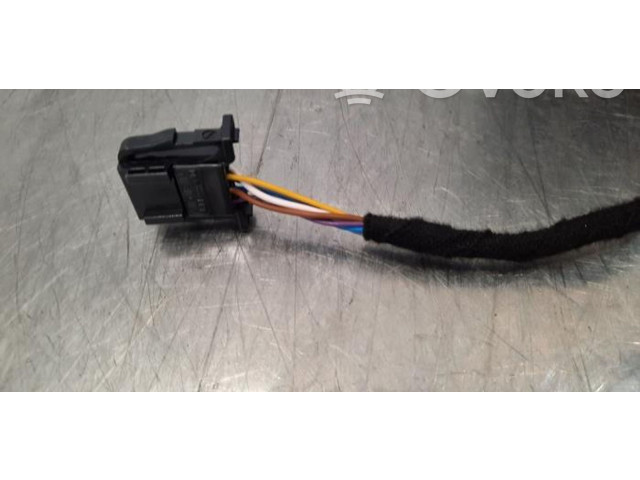 Зеркало электрическое        Skoda Fabia Mk3 (NJ)  2015 - 2021 года   