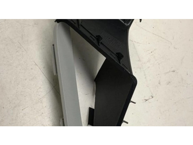 Другая деталь салона