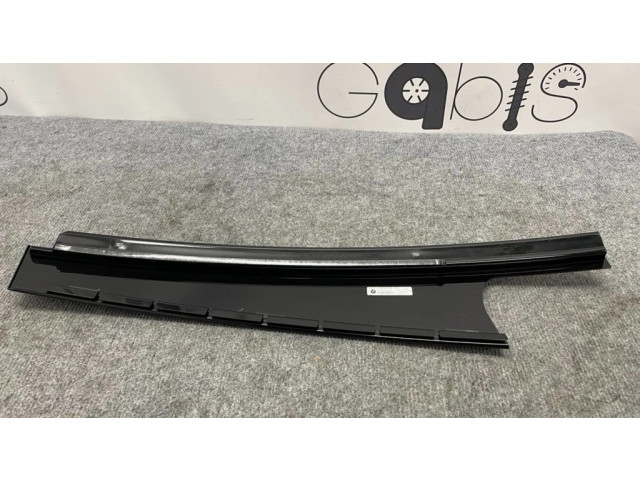 Облицовка стекла задней двери