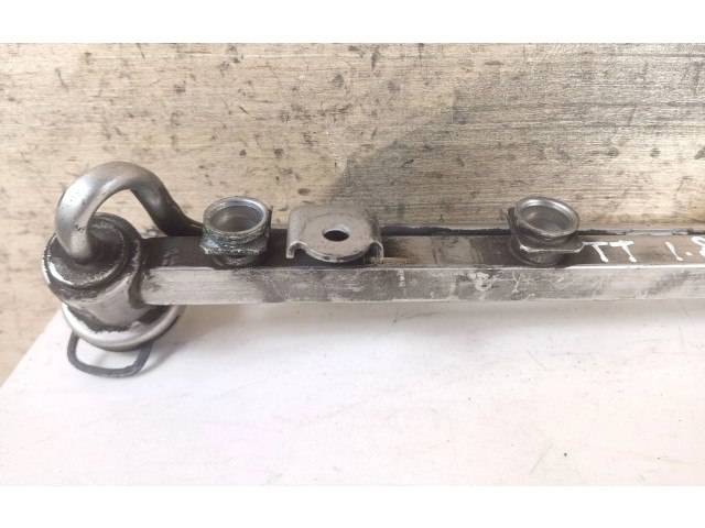 Vstřikovací lišta 06A133681 Audi TT Mk1