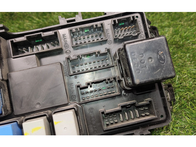 Блок предохранителей 919501G010   KIA Rio    