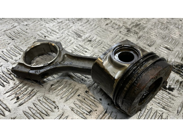 Píst BMW 7 G11 G12 pro naftový motor 4.0