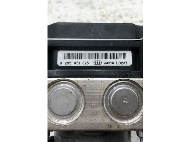 Блок АБС    Peugeot  5008   -  года