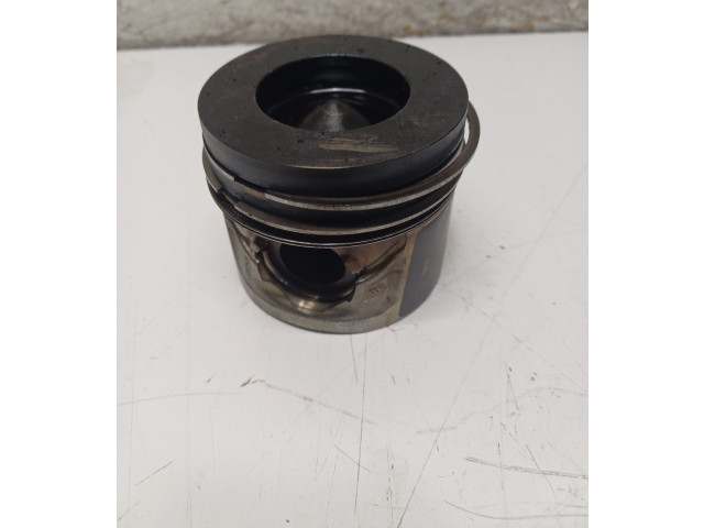 Píst 08402R BMW 5 GT F07