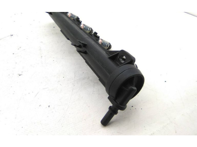 Топливная рампа 8200051963   Renault Clio II  