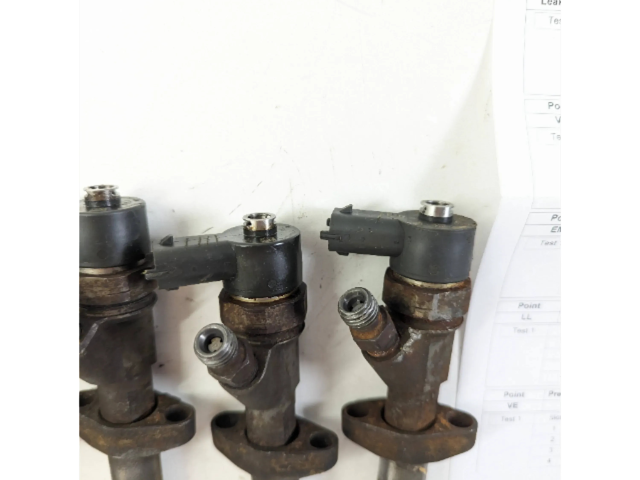 Vstřikovač 8200084534 Renault Vel Satis pro naftový motor 2.2