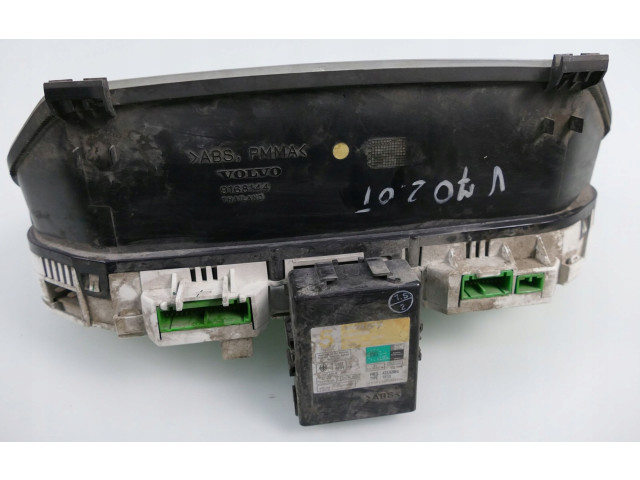 Панель приборов 9148926   Volvo S70  V70  V70 XC       