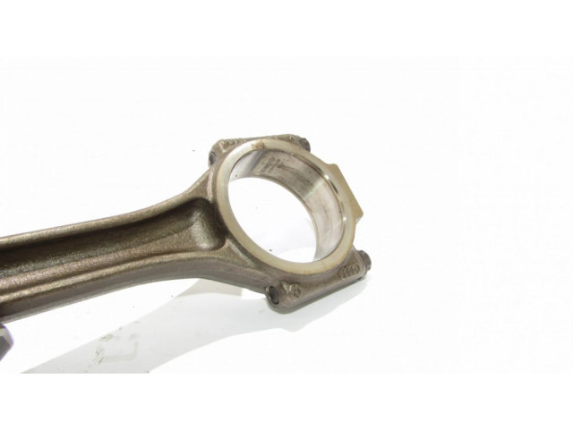 Píst 038105401J Skoda Octavia Mk2 (1Z) pro naftový motor 2.0 BMM