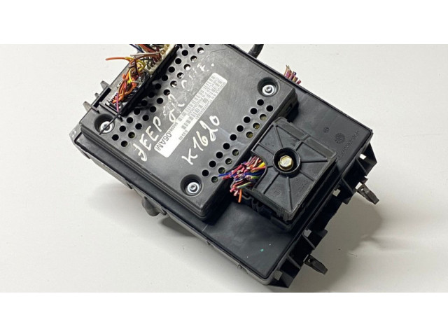 Блок предохранителей P56038406AM, TQH073045BA1 Jeep Cherokee