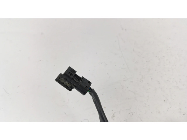 Притягиватель задней крышки