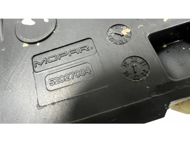 Крышка блока предохранителей 52027004, G4830071212 Jeep Renegade