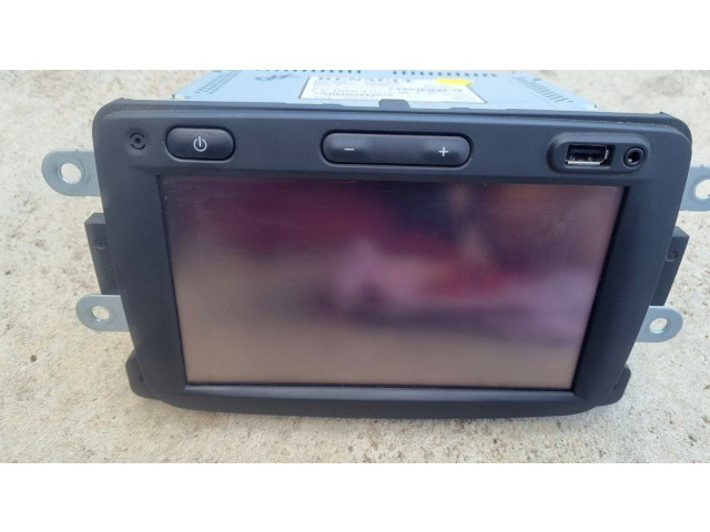 Радио/ проигрыватель CD/DVD / навигация