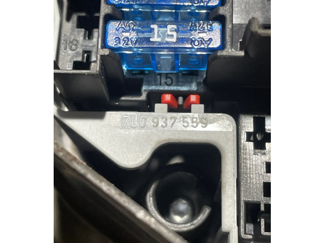   Pojistková skříňka 7L6937503A, 7L0937576B   Audi Q7 4L 2006