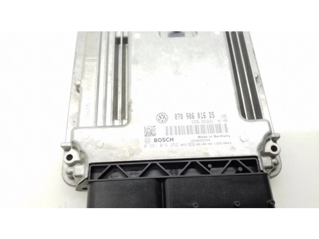 Řídící jednotka 070906016DS, 0281014252 Volkswagen Transporter - Caravelle T5 2006