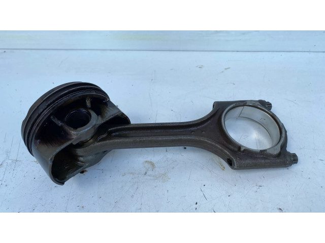 Поршень с шатуном Volvo V40 для бензинового двигателя 1.5