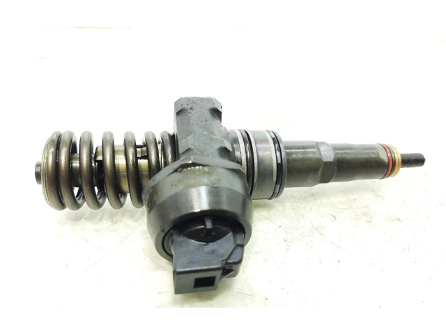 Форсунка 038130073AG    Skoda Octavia Mk2 (1Z)   