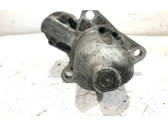 Электрический вентилятор радиаторов M000t80881 Mazda 323 F