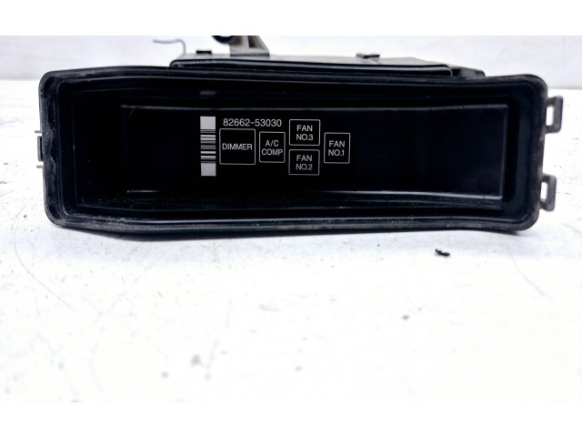 Блок предохранителей 8266253030   Lexus IS 200-300    