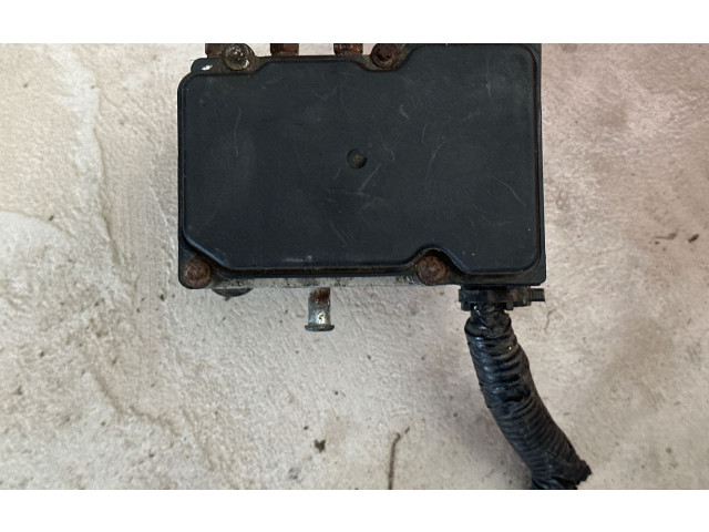 Блок АБС 27534SA020, 476L1140904 Subaru Forester SG 2003 - 2005 года