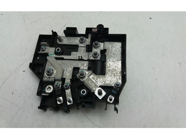 Блок предохранителей 8889877787, 32265898 Lynk & co 01