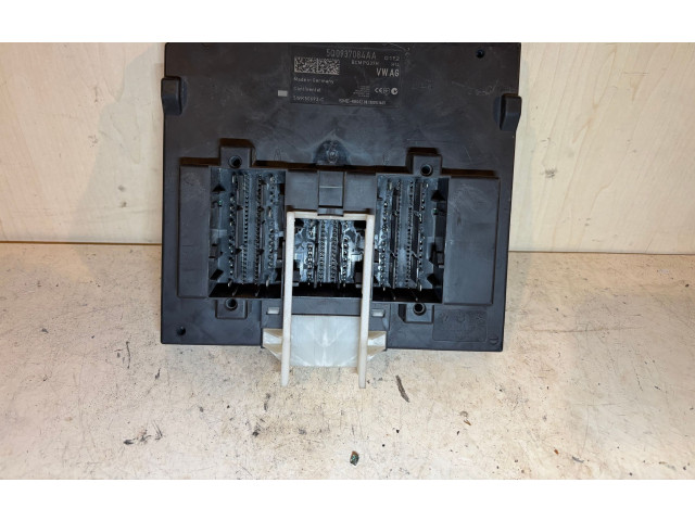 Блок комфорта 5Q0937084AA Skoda Octavia Mk3 (5E)