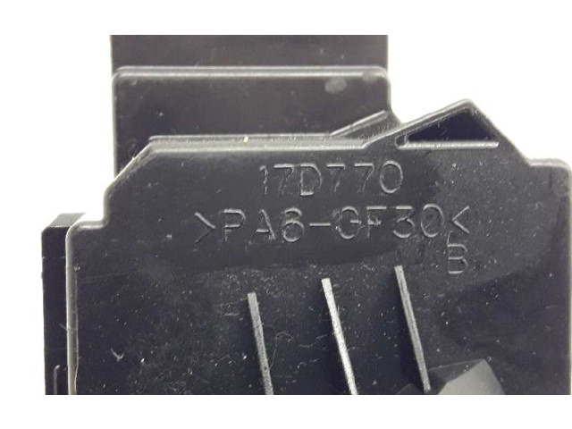 Ручка стеклоочистителей 8691992, 17D770   Volvo C70