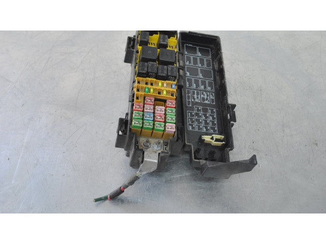 Блок предохранителей    Jeep Cherokee    