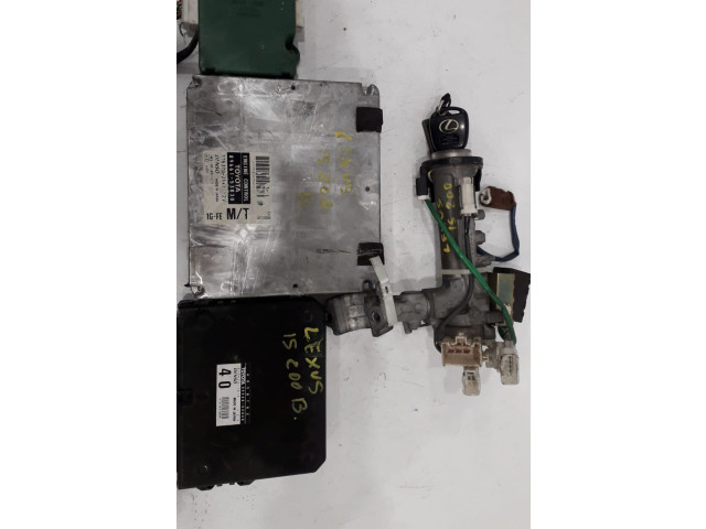 Комплект блоков управления Lexus IS 200-300