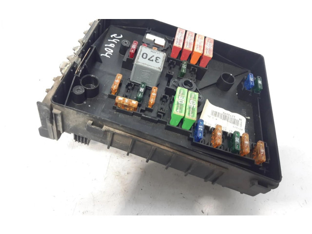 Блок предохранителей 1K1212842 Volkswagen Jetta V