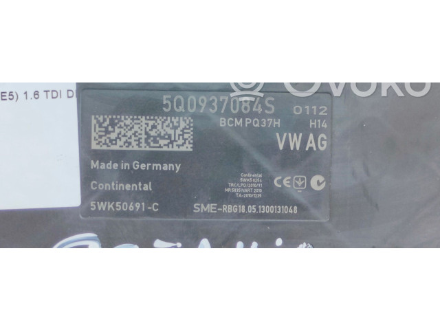 Блок предохранителей 5Q0937084S   Skoda Octavia Mk3 (5E)    