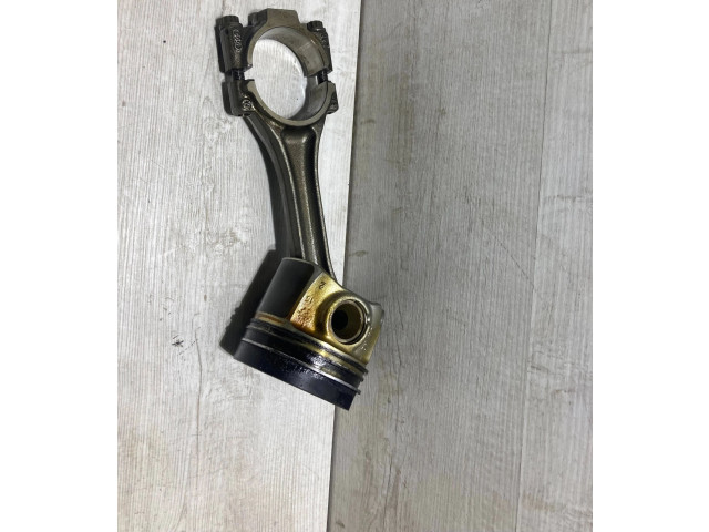 Поршень с шатуном cxx Skoda Octavia Mk3 (5E)