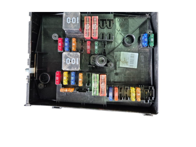 Блок предохранителей 8H131110, CBZ Skoda Yeti (5L)
