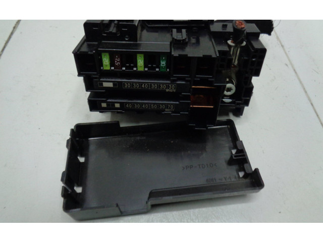 Блок предохранителей  4061-Y1   Honda HR-V    