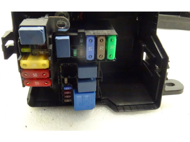 Блок предохранителей 243127363R, 243127363R Dacia Spring