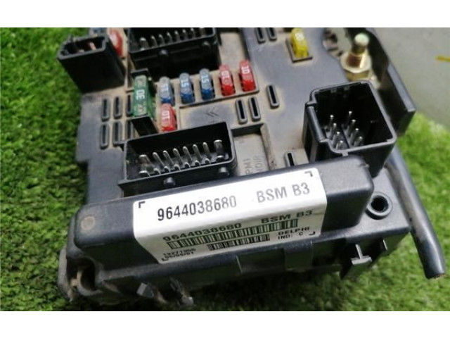 Блок предохранителей 9644038680, 9644038680 Peugeot 406