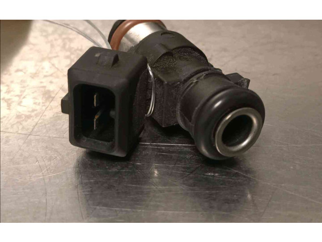 Vstřikovač 7701061008   Renault Sandero I     