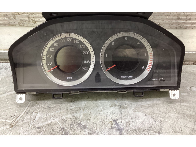 Панель приборов 36002492, 69199910U   Volvo V70       