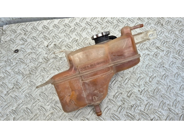 Расширительный бачок охлаждающей жидкости