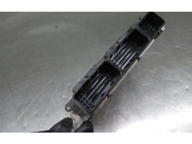 Блок управления двигателя 0281019147, 1039S57881   Dacia Dokker