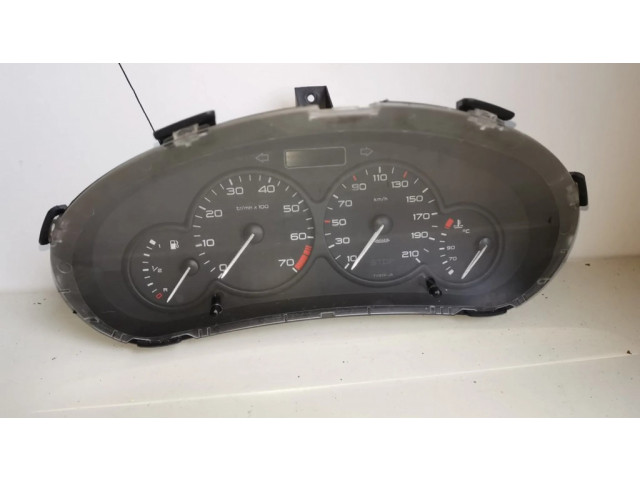 Přístrojová deska  Peugeot 206 2001 9656696180  