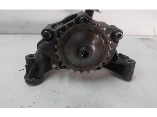 Масляный насос 03G115105 Audi A3 S3 8P