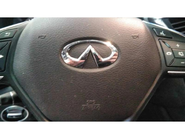 Подушка безопасности водителя Infiniti QX30