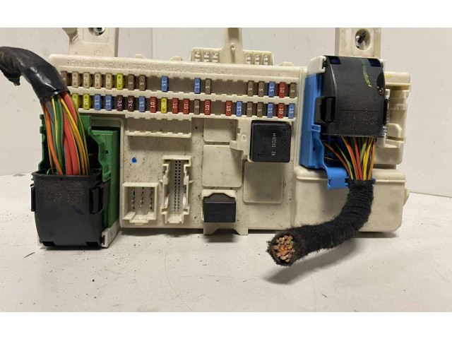 Блок предохранителей 30765471, 00039941 Volvo C30