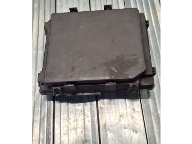 Блок предохранителей 284B5JG00A   Nissan X-Trail T31    