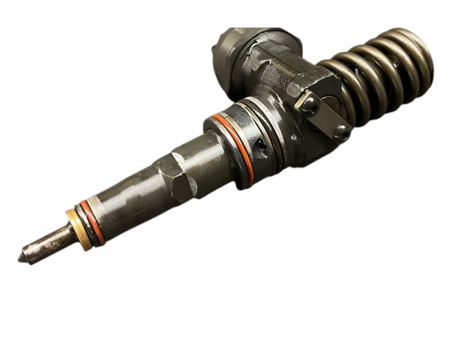 Форсунка 038130073AJ, 0414720037    Volkswagen PASSAT B6   