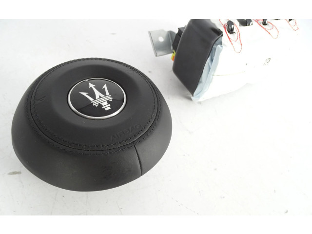 Подушка безопасности водителя Maserati GranTurismo